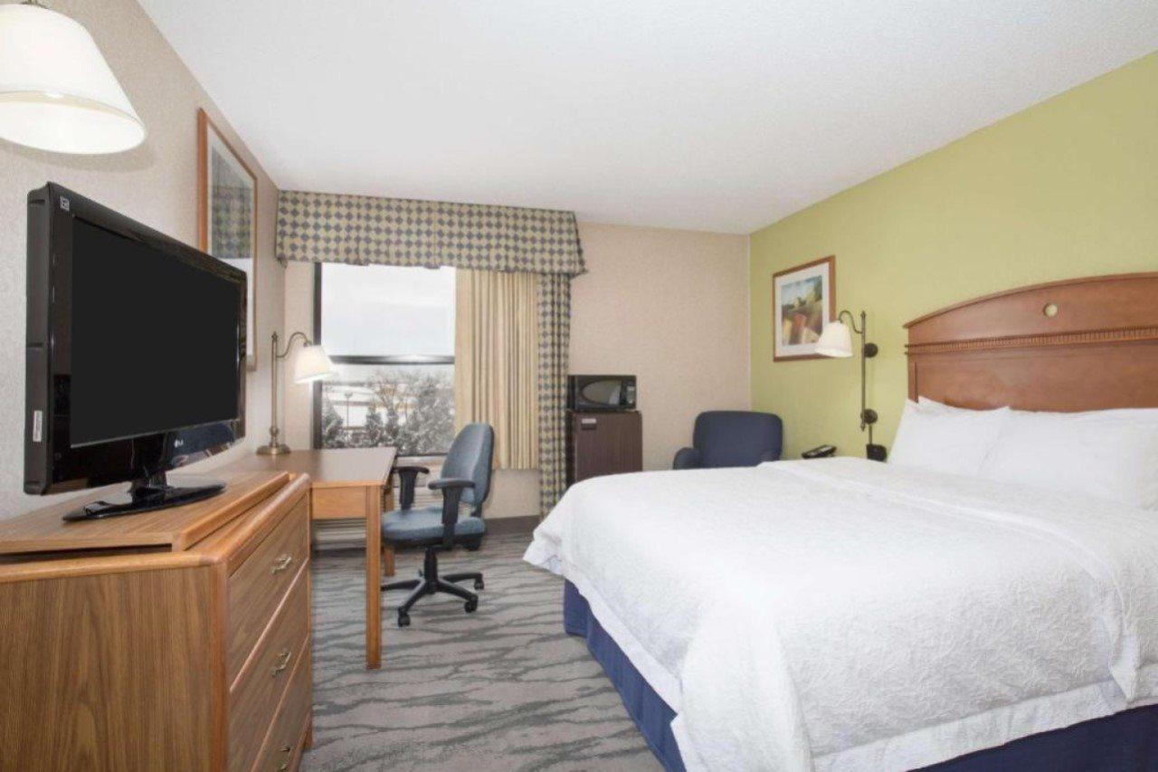Baymont By Wyndham Thornton Hotel Exterior foto