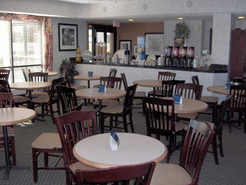 Baymont By Wyndham Thornton Hotel Restaurant foto