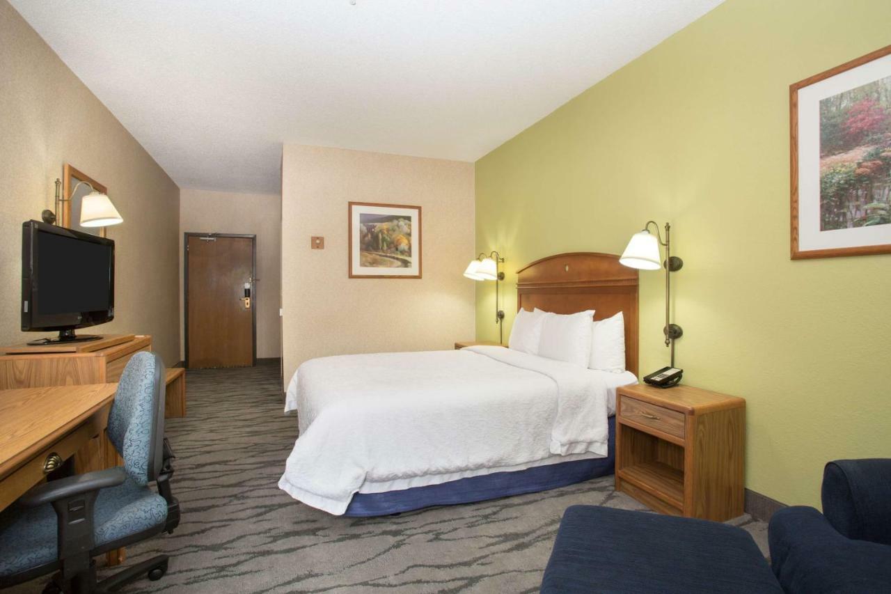 Baymont By Wyndham Thornton Hotel Exterior foto