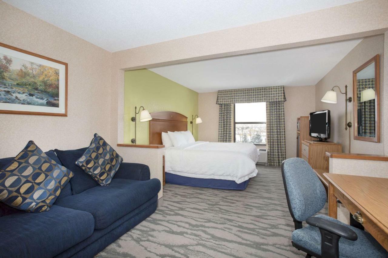 Baymont By Wyndham Thornton Hotel Exterior foto
