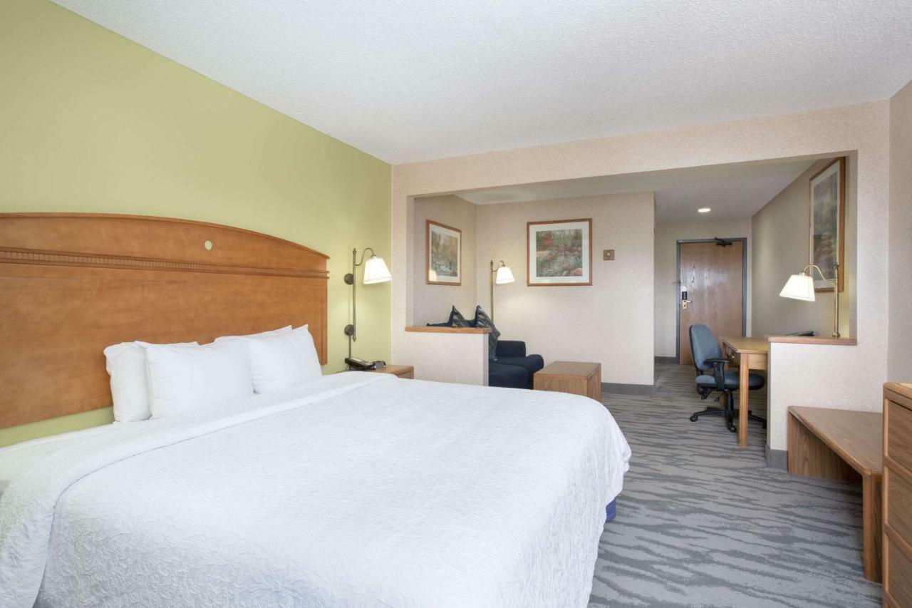 Baymont By Wyndham Thornton Hotel Exterior foto